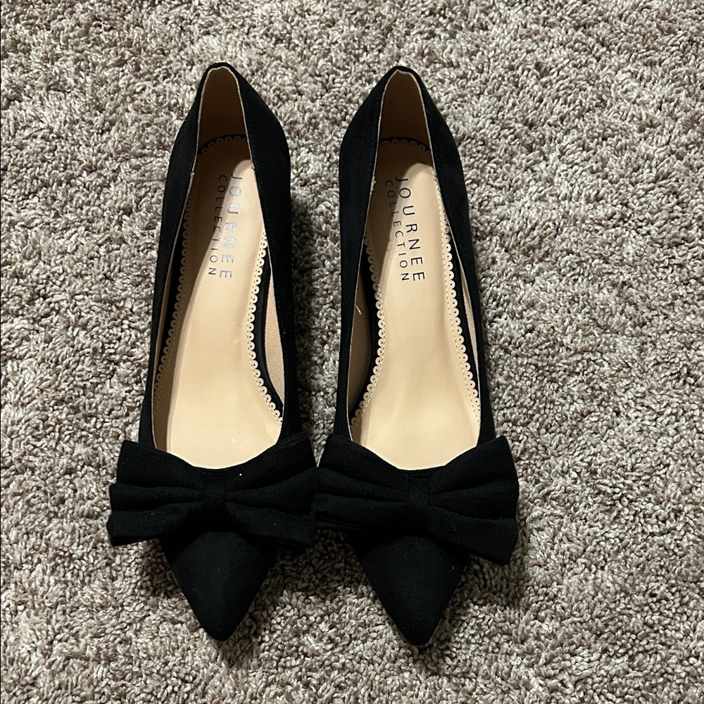 Journee Collection Black Bow Heels